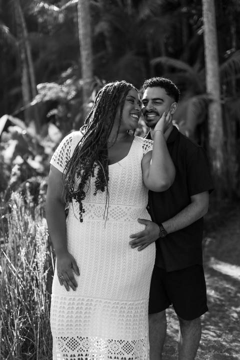 As melhores ideias e inspirações criativas de fotos de ensaio pré casamento registradas por fotógrafos profissionais de eventos da empresa Criativus Foto e Vídeo no Jardim Botânico de São Paulo'