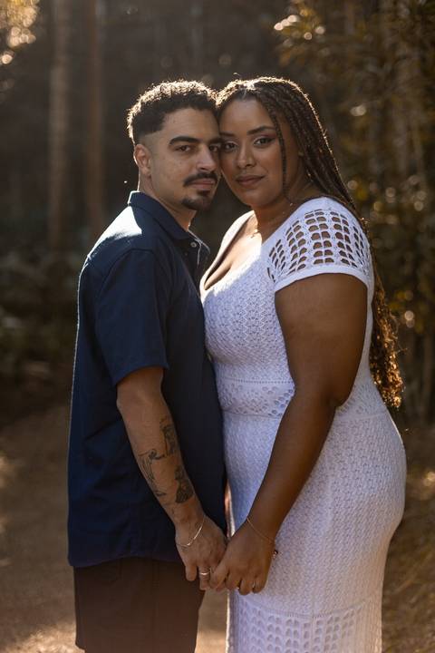 As melhores ideias e inspirações criativas de fotos de ensaio pré casamento registradas por fotógrafos profissionais de eventos da empresa Criativus Foto e Vídeo no Jardim Botânico de São Paulo'