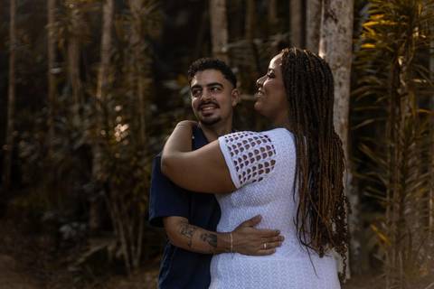 As melhores ideias e inspirações criativas de fotos de ensaio pré casamento registradas por fotógrafos profissionais de eventos da empresa Criativus Foto e Vídeo no Jardim Botânico de São Paulo'