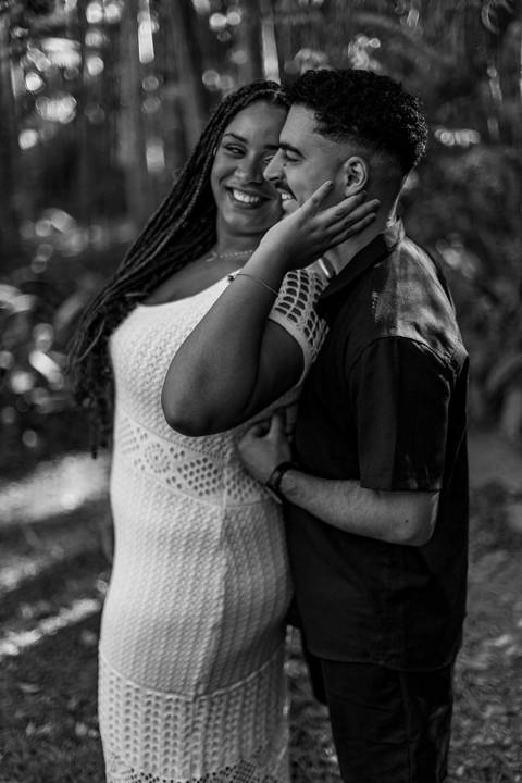 As melhores ideias e inspirações criativas de fotos de ensaio pré casamento registradas por fotógrafos profissionais de eventos da empresa Criativus Foto e Vídeo no Jardim Botânico de São Paulo'