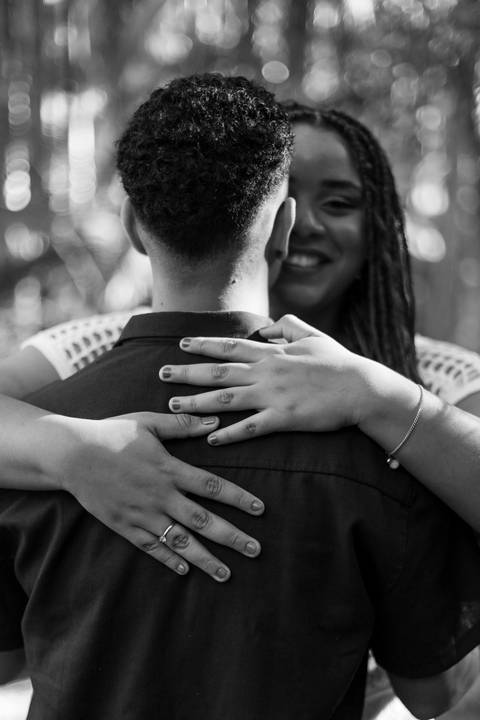 As melhores ideias e inspirações criativas de fotos de ensaio pré casamento registradas por fotógrafos profissionais de eventos da empresa Criativus Foto e Vídeo no Jardim Botânico de São Paulo'