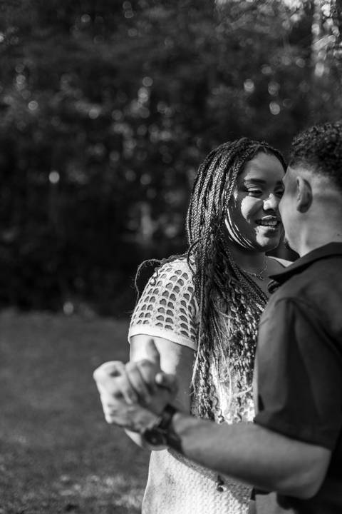 As melhores ideias e inspirações criativas de fotos de ensaio pré casamento registradas por fotógrafos profissionais de eventos da empresa Criativus Foto e Vídeo no Jardim Botânico de São Paulo'