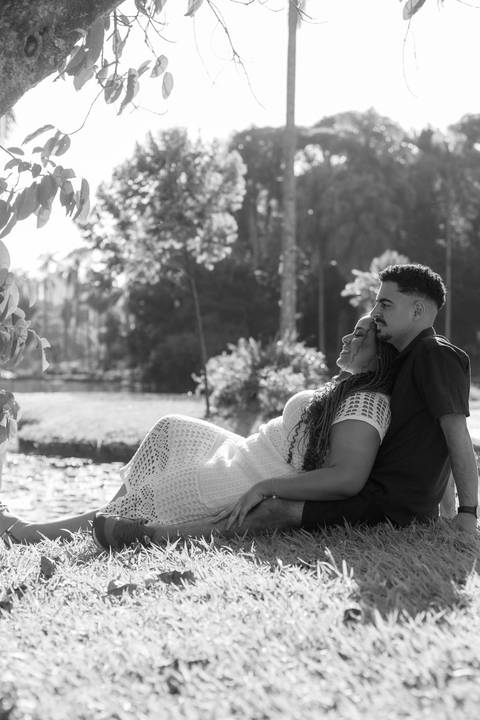 As melhores ideias e inspirações criativas de fotos de ensaio pré casamento registradas por fotógrafos profissionais de eventos da empresa Criativus Foto e Vídeo no Jardim Botânico de São Paulo'