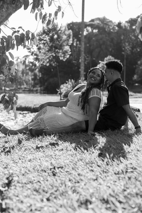 As melhores ideias e inspirações criativas de fotos de ensaio pré casamento registradas por fotógrafos profissionais de eventos da empresa Criativus Foto e Vídeo no Jardim Botânico de São Paulo'