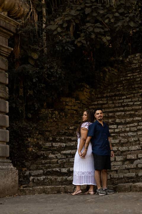 As melhores ideias e inspirações criativas de fotos de ensaio pré casamento registradas por fotógrafos profissionais de eventos da empresa Criativus Foto e Vídeo no Jardim Botânico de São Paulo'