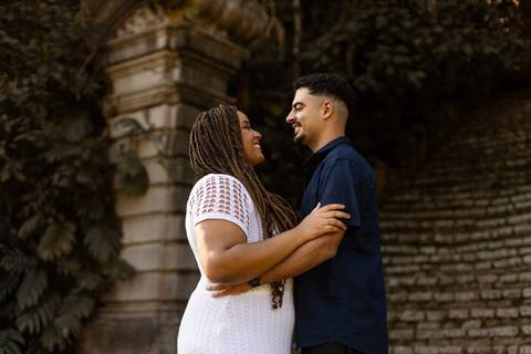 As melhores ideias e inspirações criativas de fotos de ensaio pré casamento registradas por fotógrafos profissionais de eventos da empresa Criativus Foto e Vídeo no Jardim Botânico de São Paulo'