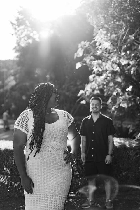 As melhores ideias e inspirações criativas de fotos de ensaio pré casamento registradas por fotógrafos profissionais de eventos da empresa Criativus Foto e Vídeo no Jardim Botânico de São Paulo'