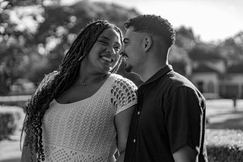 As melhores ideias e inspirações criativas de fotos de ensaio pré casamento registradas por fotógrafos profissionais de eventos da empresa Criativus Foto e Vídeo no Jardim Botânico de São Paulo'