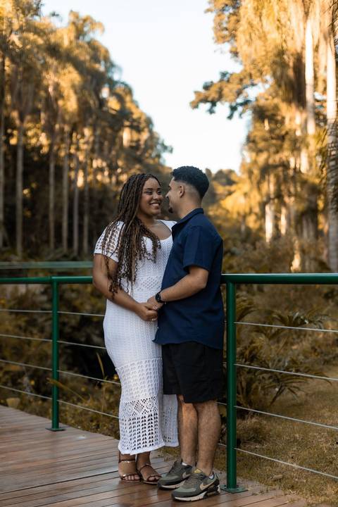 As melhores ideias e inspirações criativas de fotos de ensaio pré casamento registradas por fotógrafos profissionais de eventos da empresa Criativus Foto e Vídeo no Jardim Botânico de São Paulo'