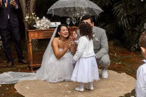 As melhores ideias e inspirações criativas de fotos de casamento registradas por fotógrafos profissionais de eventos da empresa Criativus Foto e Vídeo no Espaço Villa Mantova'
