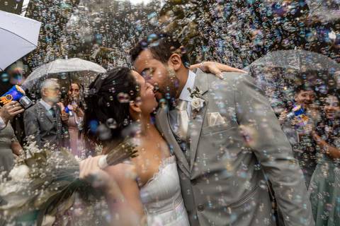 As melhores ideias e inspirações criativas de fotos de casamento registradas por fotógrafos profissionais de eventos da empresa Criativus Foto e Vídeo no Espaço Villa Mantova'