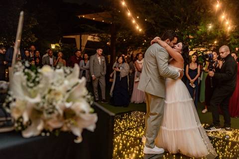 As melhores ideias e inspirações criativas de fotos de casamento registradas por fotógrafos profissionais de eventos da empresa Criativus Foto e Vídeo no Espaço Villa Mantova'