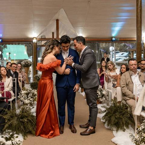 As melhores ideias e inspirações criativas de fotos de casamento registradas por fotógrafos profissionais de eventos da empresa Criativus Foto e Vídeo no Sítio Mon Chalé'