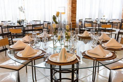 As melhores ideias e inspirações criativas de fotos de casamento registradas por fotógrafos profissionais de eventos da empresa Criativus Foto e Vídeo no Sítio Mon Chalé'