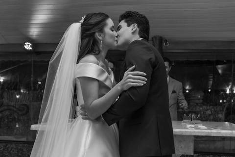 As melhores ideias e inspirações criativas de fotos de casamento registradas por fotógrafos profissionais de eventos da empresa Criativus Foto e Vídeo no Sítio Mon Chalé'