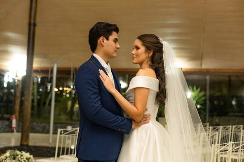 As melhores ideias e inspirações criativas de fotos de casamento registradas por fotógrafos profissionais de eventos da empresa Criativus Foto e Vídeo no Sítio Mon Chalé'