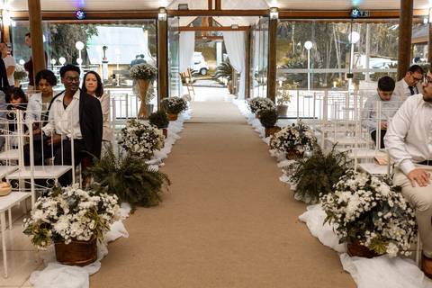 As melhores ideias e inspirações criativas de fotos de casamento registradas por fotógrafos profissionais de eventos da empresa Criativus Foto e Vídeo no Sítio Mon Chalé'