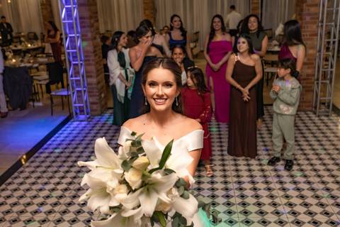 As melhores ideias e inspirações criativas de fotos de casamento registradas por fotógrafos profissionais de eventos da empresa Criativus Foto e Vídeo no Sítio Mon Chalé'