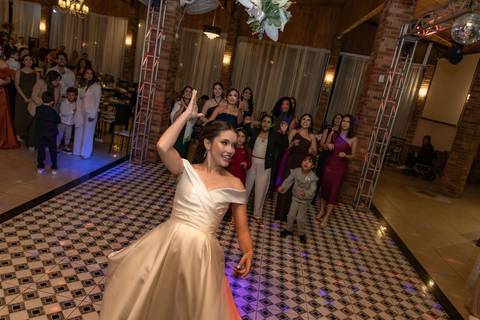 As melhores ideias e inspirações criativas de fotos de casamento registradas por fotógrafos profissionais de eventos da empresa Criativus Foto e Vídeo no Sítio Mon Chalé'