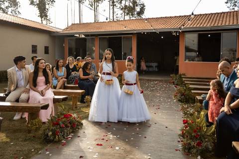 As melhores ideias e inspirações criativas de fotos de casamento registradas por fotógrafos profissionais de eventos da empresa Criativus Foto e Vídeo na Chácara Mirante do Valle'
