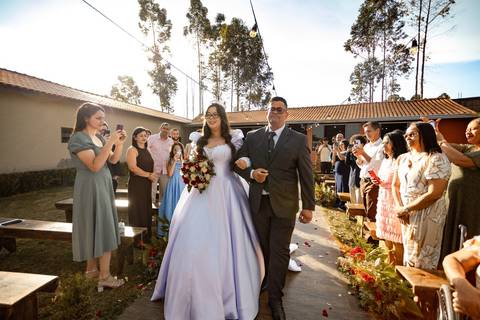 As melhores ideias e inspirações criativas de fotos de casamento registradas por fotógrafos profissionais de eventos da empresa Criativus Foto e Vídeo na Chácara Mirante do Valle'