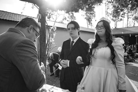 As melhores ideias e inspirações criativas de fotos de casamento registradas por fotógrafos profissionais de eventos da empresa Criativus Foto e Vídeo na Chácara Mirante do Valle'