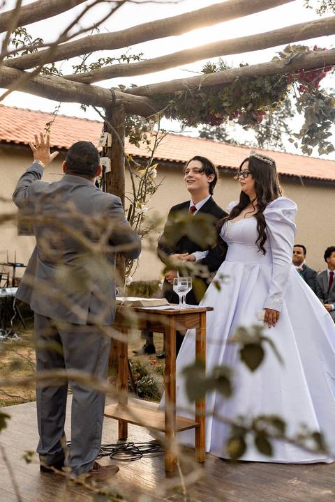 As melhores ideias e inspirações criativas de fotos de casamento registradas por fotógrafos profissionais de eventos da empresa Criativus Foto e Vídeo na Chácara Mirante do Valle'