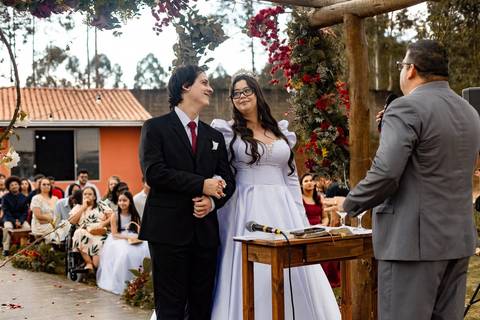 As melhores ideias e inspirações criativas de fotos de casamento registradas por fotógrafos profissionais de eventos da empresa Criativus Foto e Vídeo na Chácara Mirante do Valle'