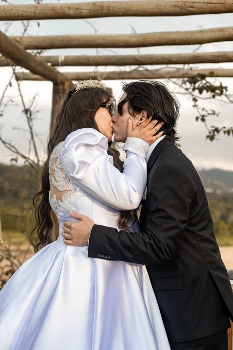 As melhores ideias e inspirações criativas de fotos de casamento registradas por fotógrafos profissionais de eventos da empresa Criativus Foto e Vídeo na Chácara Mirante do Valle'