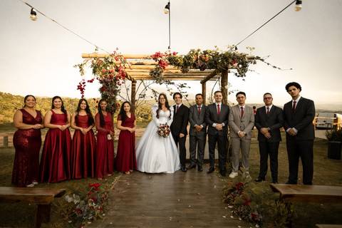 As melhores ideias e inspirações criativas de fotos de casamento registradas por fotógrafos profissionais de eventos da empresa Criativus Foto e Vídeo na Chácara Mirante do Valle'
