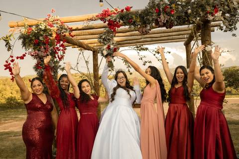 As melhores ideias e inspirações criativas de fotos de casamento registradas por fotógrafos profissionais de eventos da empresa Criativus Foto e Vídeo na Chácara Mirante do Valle'