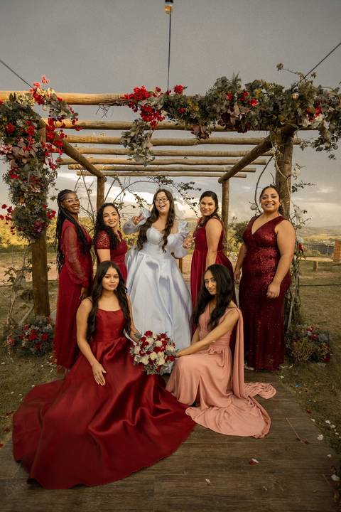 As melhores ideias e inspirações criativas de fotos de casamento registradas por fotógrafos profissionais de eventos da empresa Criativus Foto e Vídeo na Chácara Mirante do Valle'