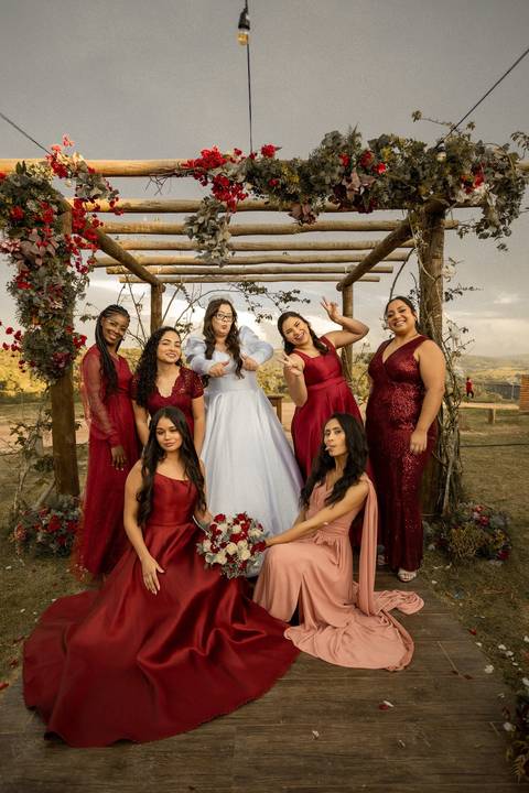 As melhores ideias e inspirações criativas de fotos de casamento registradas por fotógrafos profissionais de eventos da empresa Criativus Foto e Vídeo na Chácara Mirante do Valle'