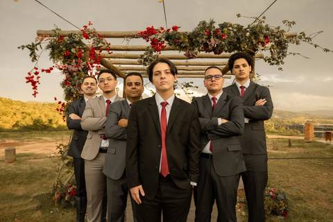 As melhores ideias e inspirações criativas de fotos de casamento registradas por fotógrafos profissionais de eventos da empresa Criativus Foto e Vídeo na Chácara Mirante do Valle'