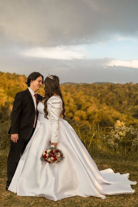 As melhores ideias e inspirações criativas de fotos de casamento registradas por fotógrafos profissionais de eventos da empresa Criativus Foto e Vídeo na Chácara Mirante do Valle'