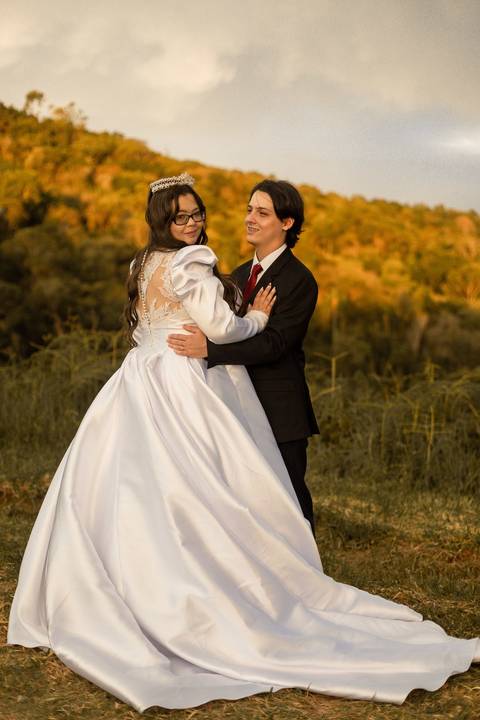 As melhores ideias e inspirações criativas de fotos de casamento registradas por fotógrafos profissionais de eventos da empresa Criativus Foto e Vídeo na Chácara Mirante do Valle'