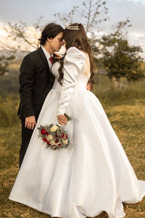 As melhores ideias e inspirações criativas de fotos de casamento registradas por fotógrafos profissionais de eventos da empresa Criativus Foto e Vídeo na Chácara Mirante do Valle'