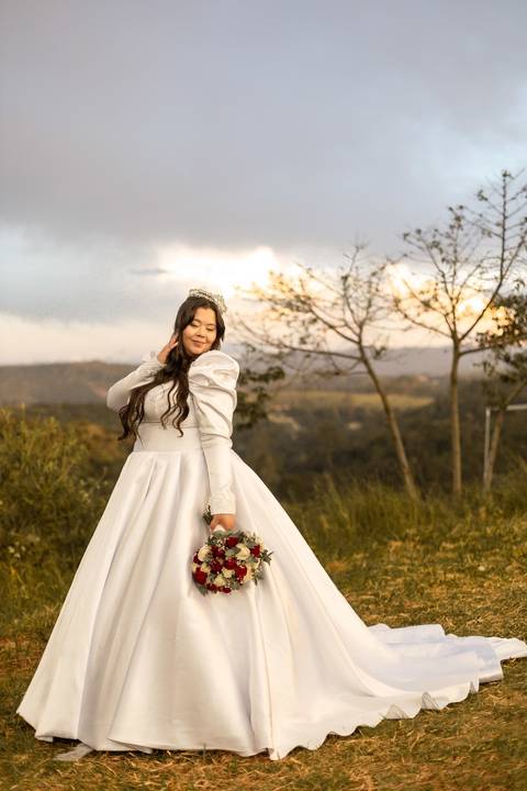 As melhores ideias e inspirações criativas de fotos de casamento registradas por fotógrafos profissionais de eventos da empresa Criativus Foto e Vídeo na Chácara Mirante do Valle'