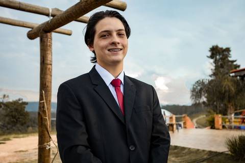 As melhores ideias e inspirações criativas de fotos de casamento registradas por fotógrafos profissionais de eventos da empresa Criativus Foto e Vídeo na Chácara Mirante do Valle'