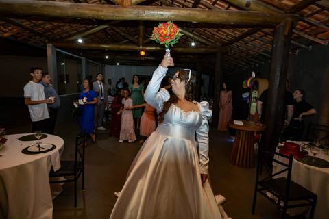 As melhores ideias e inspirações criativas de fotos de casamento registradas por fotógrafos profissionais de eventos da empresa Criativus Foto e Vídeo na Chácara Mirante do Valle'