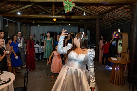 As melhores ideias e inspirações criativas de fotos de casamento registradas por fotógrafos profissionais de eventos da empresa Criativus Foto e Vídeo na Chácara Mirante do Valle'