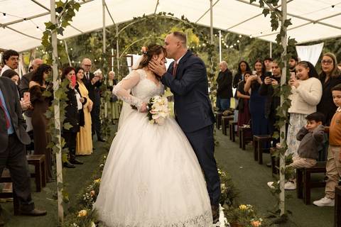 As melhores ideias e inspirações criativas de fotos de casamento registradas por fotógrafos profissionais de eventos da empresa Criativus Foto e Vídeo no Espaço Recanto Premier'