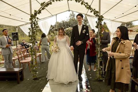 As melhores ideias e inspirações criativas de fotos de casamento registradas por fotógrafos profissionais de eventos da empresa Criativus Foto e Vídeo no Espaço Recanto Premier'
