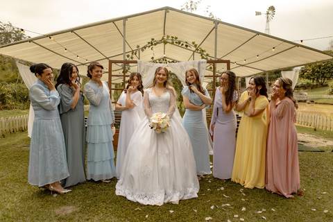 As melhores ideias e inspirações criativas de fotos de casamento registradas por fotógrafos profissionais de eventos da empresa Criativus Foto e Vídeo no Espaço Recanto Premier'