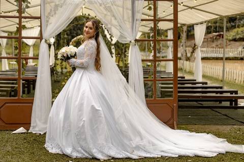 As melhores ideias e inspirações criativas de fotos de casamento registradas por fotógrafos profissionais de eventos da empresa Criativus Foto e Vídeo no Espaço Recanto Premier'