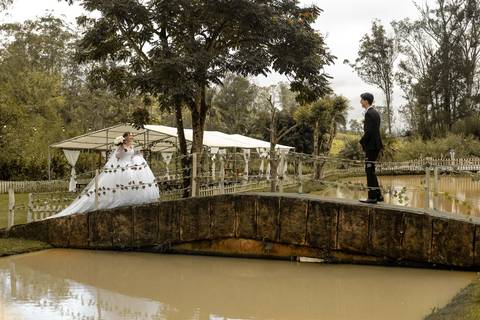 As melhores ideias e inspirações criativas de fotos de casamento registradas por fotógrafos profissionais de eventos da empresa Criativus Foto e Vídeo no Espaço Recanto Premier'