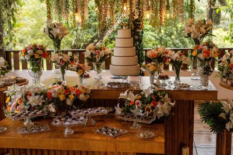 As melhores ideias e inspirações criativas de fotos de casamento registradas por fotógrafos profissionais de eventos da empresa Criativus Foto e Vídeo no Espaço Recanto Premier'