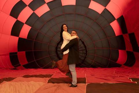 As melhores ideias e inspirações criativas de fotos de ensaio pré casamento registradas por fotógrafos profissionais de eventos da empresa Criativus Foto e Vídeo no Balão em Boituva - SP '