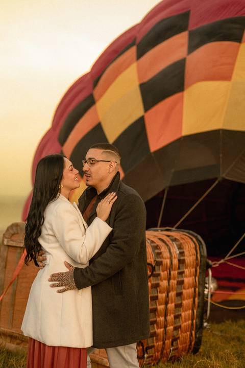 As melhores ideias e inspirações criativas de fotos de ensaio pré casamento registradas por fotógrafos profissionais de eventos da empresa Criativus Foto e Vídeo no Balão em Boituva - SP '