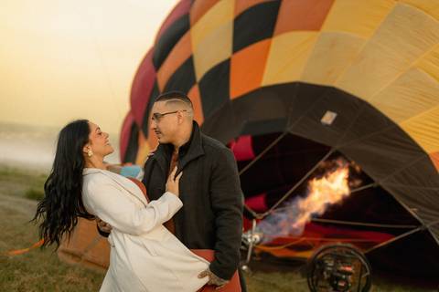 As melhores ideias e inspirações criativas de fotos de ensaio pré casamento registradas por fotógrafos profissionais de eventos da empresa Criativus Foto e Vídeo no Balão em Boituva - SP '